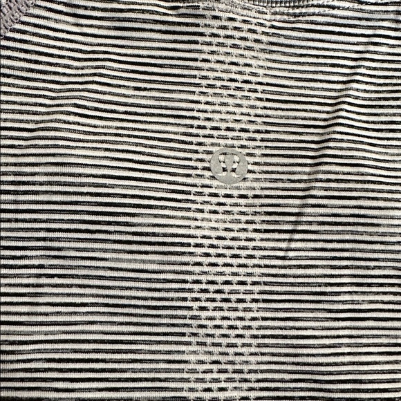 Lululemon Swiftly Tech Short Sleeve - Picture 5 of 5